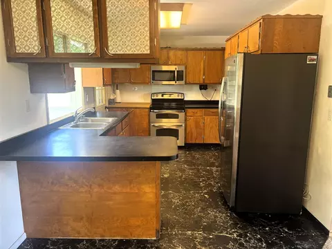 Kitchen - 13399 Riverside, Constantine, MI 49042 photo 1 of 1