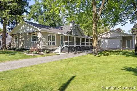 4996 Division, Comstock Park, MI 49321