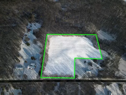9317 Rountree, Horton, MI 49246