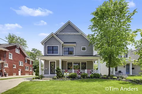 556 Greenwood, East Grand Rapids, MI 49506