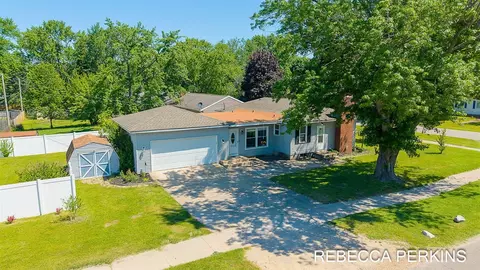 286 Dartmouth, Holland, MI 49423