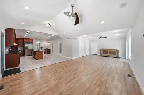 Living - 5206 Page, Jackson, MI 49201 photo 4 of 4