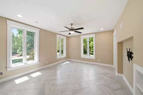Living - 5206 Page, Jackson, MI 49201 photo 1 of 4
