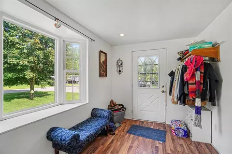 Entry Way - 1230 Longfellow, Jackson, MI 49202 photo 1 of 2