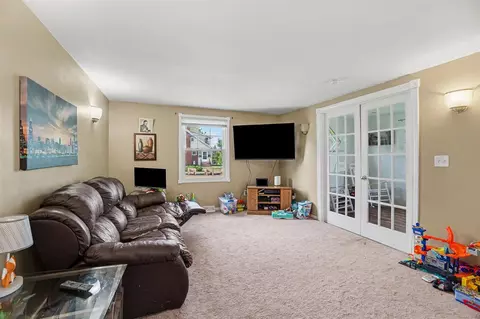Living - 1230 Longfellow, Jackson, MI 49202 photo 2 of 2