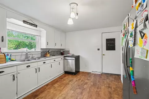 Kitchen - 1230 Longfellow, Jackson, MI 49202 photo 3 of 3