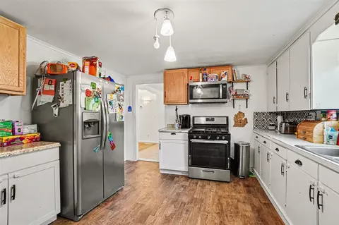 Kitchen - 1230 Longfellow, Jackson, MI 49202 photo 1 of 3