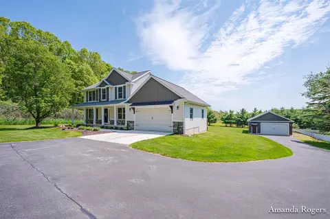 1072 Cumberland, Lowell, MI 49331