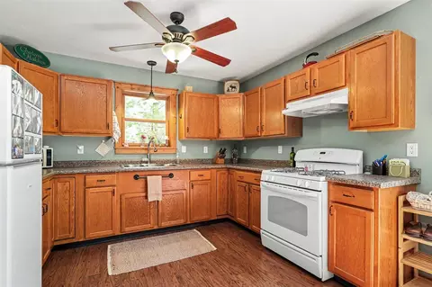 Kitchen - 7766 E Bradshaw, Branch, MI 49402 photo 3 of 4