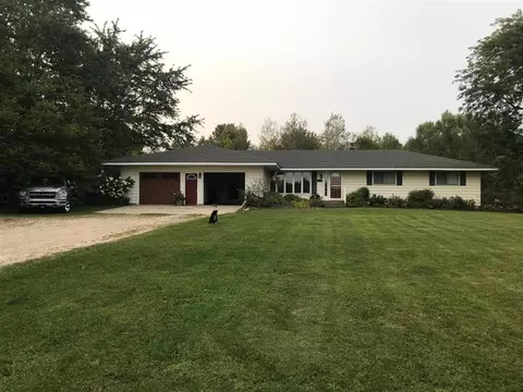 7208 W Dickerson Lk, Greenville, MI 48838
