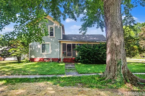 220 Hamilton, Bangor, MI 49013