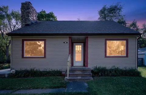 868 Woodbine, Jackson, MI 49203