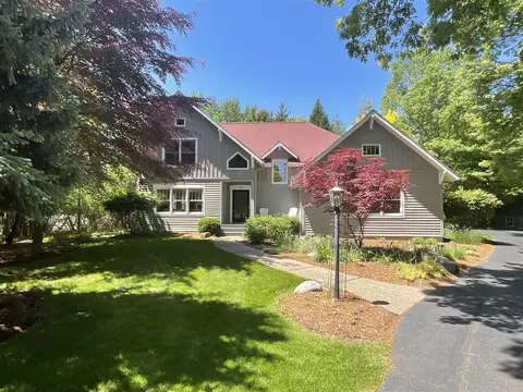 72 Wilderness Rdg, Douglas, MI 49406