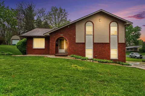 2618 Greenland, Kalamazoo, MI 49009