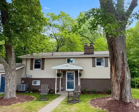 723 Arbor, South Haven, MI 49090