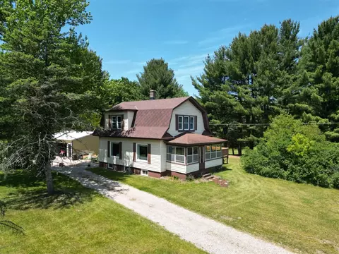 9221 Vinton, Sparta, MI 49345