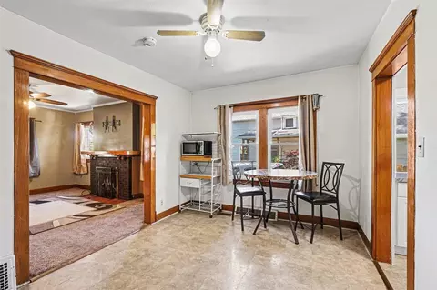Entry Way - 831 Bush, Jackson, MI 49202 photo 1 of 1
