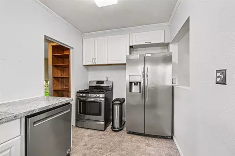 Kitchen - 831 Bush, Jackson, MI 49202 photo 2 of 2