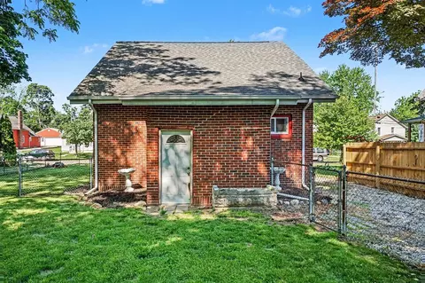 Exterior - 831 Bush, Jackson, MI 49202 photo 5 of 8