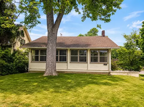 922 E Michigan, East Lansing, MI 48823