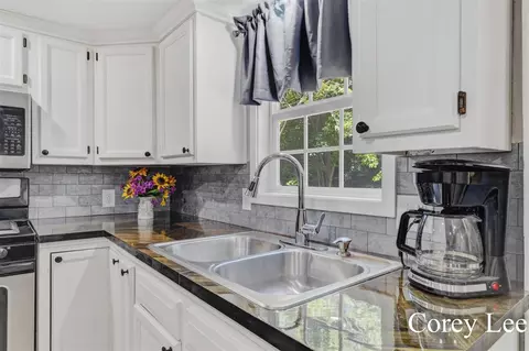 Kitchen - 536 Ionia, Belding, MI 48809 photo 4 of 5