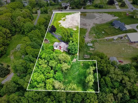 5269 Kenowa, Grandville, MI 49418