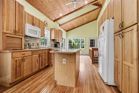 Kitchen - 8857 52nd, Ada, MI 49301 photo 1 of 3
