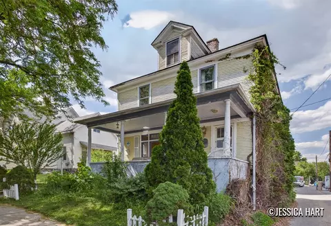 211 Trowbridge, Grand Rapids, MI 49503