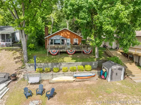 11415 Oak, Delton, MI 49046