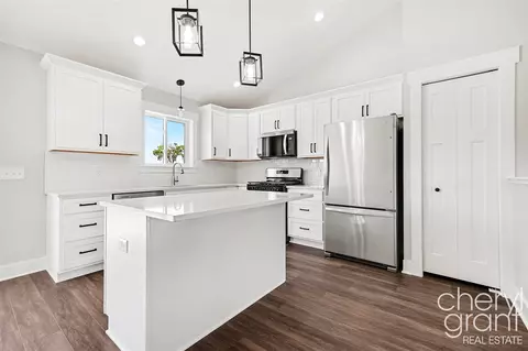 Kitchen - 5625 Whites Brg, Belding, MI 48809 photo 4 of 5