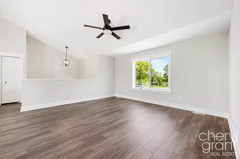 Living - 5625 Whites Brg, Belding, MI 48809 photo 3 of 5