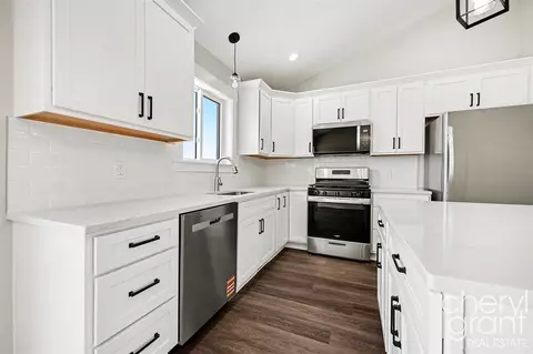 Kitchen - 5625 Whites Brg, Belding, MI 48809 photo 2 of 5