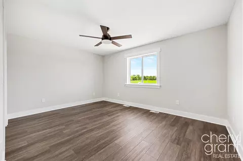 Bedroom - 5625 Whites Brg, Belding, MI 48809 photo 2 of 10