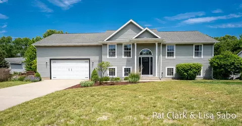3296 Rambling Brk, Muskegon, MI 49444