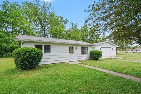430 11th, Three Rivers, MI 49093 photo 2