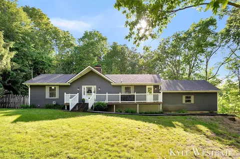 2525 Biggs, Lowell, MI 49331