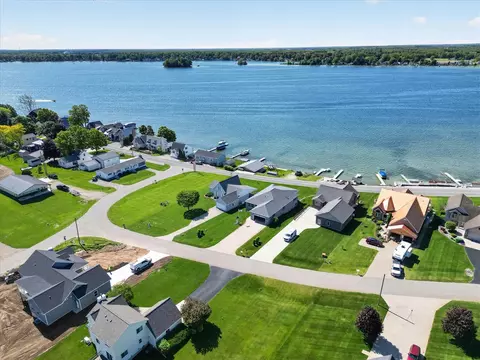 6642 Spinnaker, Crystal, MI 48818 photo 10