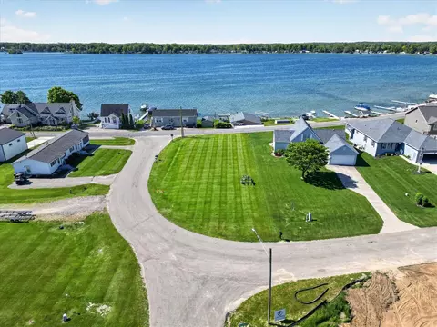 6642 Spinnaker, Crystal, MI 48818 photo 5