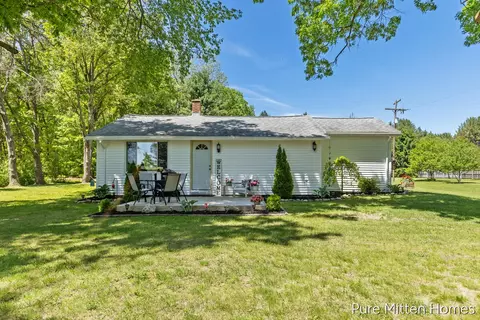 5234 S Johnson, Greenville, MI 48838