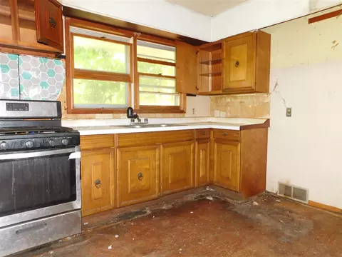 Kitchen - 920 E Hoffman, Three Rivers, MI 49093 photo 2 of 2