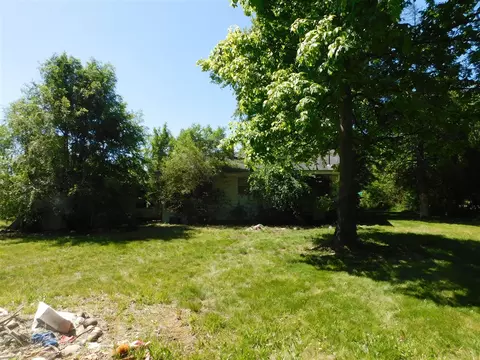 Exterior - 920 E Hoffman, Three Rivers, MI 49093 photo 5 of 7