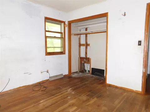 Bedroom - 920 E Hoffman, Three Rivers, MI 49093 photo 2 of 4