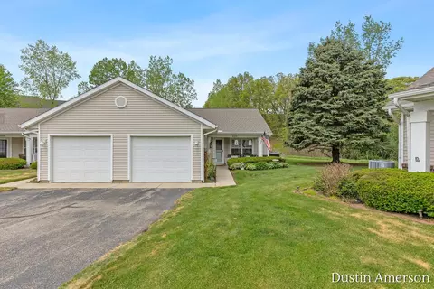 4212 Peak #4, Grand Rapids, MI 49525