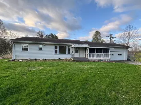 3334 W Glendora, Three Oaks, MI 49128