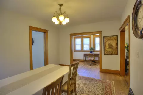 Dining - 307 Douglas, Jackson, MI 49203 photo 2 of 5