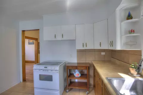 Kitchen - 307 Douglas, Jackson, MI 49203 photo 4 of 7