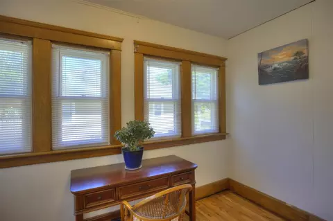 Entry Way - 307 Douglas, Jackson, MI 49203 photo 8 of 14