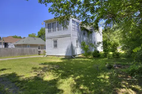 Exterior - 307 Douglas, Jackson, MI 49203 photo 7 of 11