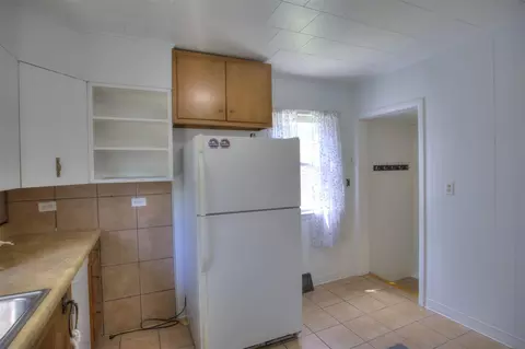 Kitchen - 307 Douglas, Jackson, MI 49203 photo 2 of 7