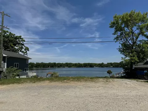 6456 Edgewood, Brighton, MI 48116